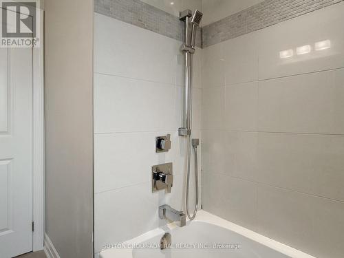 18 Ludstone Drive, Toronto, ON - Indoor Photo Showing Bathroom