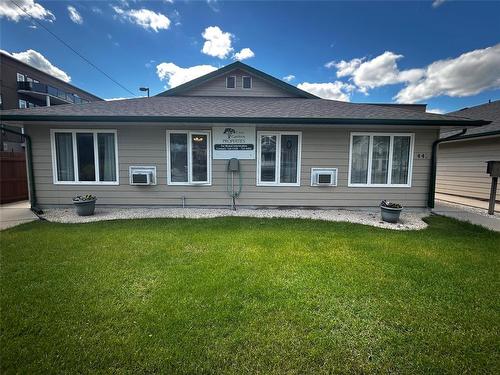 442 8Th Street, Brandon, MB - Outdoor