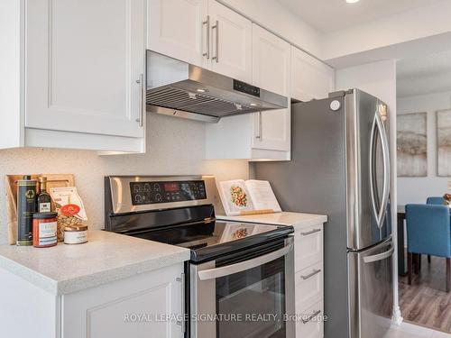 1609-1121 Steeles Ave W, Toronto, ON - Indoor Photo Showing Kitchen With Stainless Steel Kitchen