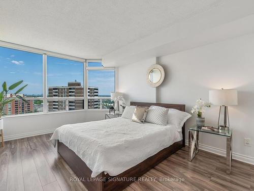 1609-1121 Steeles Ave W, Toronto, ON - Indoor Photo Showing Bedroom