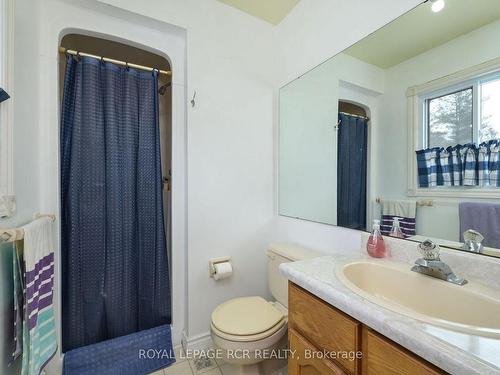 919 Guelph Rd, Centre Wellington, ON - Indoor Photo Showing Bathroom