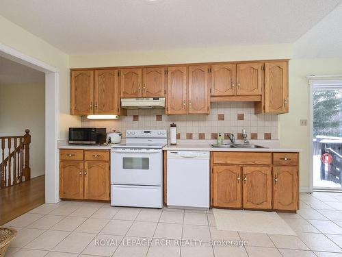 919 Guelph Rd, Centre Wellington, ON - Indoor Photo Showing Kitchen With Double Sink