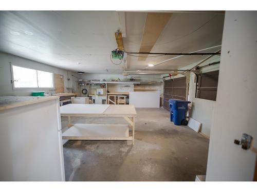 12 24Th Avenue S, Cranbrook, BC - Indoor Photo Showing Garage