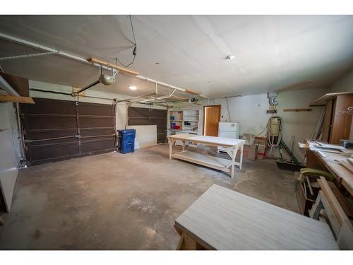 12 24Th Avenue S, Cranbrook, BC - Indoor Photo Showing Garage