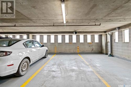 605 315 5Th Avenue N, Saskatoon, SK - Indoor Photo Showing Garage