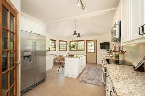 195 Cordova Street, Winnipeg, MB - Indoor Photo Showing Kitchen