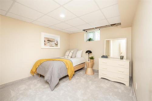 195 Cordova Street, Winnipeg, MB - Indoor Photo Showing Bedroom