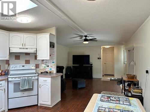 101 2454 Grants Frontage Road, Vanderhoof, BC - Indoor Photo Showing Kitchen