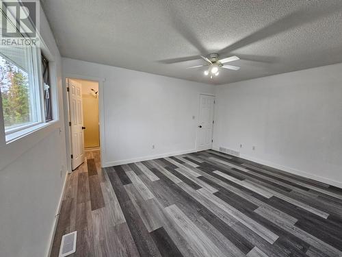 219 Cottonwood Crescent, Tumbler Ridge, BC - Indoor Photo Showing Bathroom