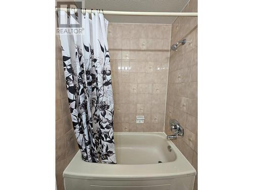 219 Cottonwood Crescent, Tumbler Ridge, BC - Indoor Photo Showing Bathroom