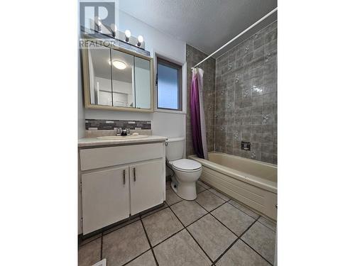 219 Cottonwood Crescent, Tumbler Ridge, BC - Indoor Photo Showing Bathroom