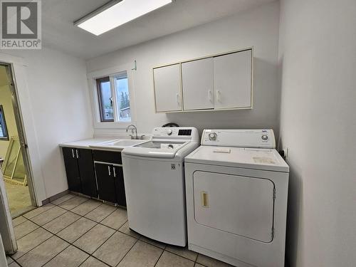 219 Cottonwood Crescent, Tumbler Ridge, BC - Indoor Photo Showing Bathroom