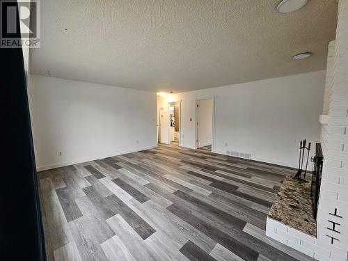 219 Cottonwood Crescent, Tumbler Ridge, BC - Indoor Photo Showing Other Room