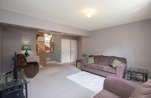 50 Phillipo Drive, Hamilton, ON - Indoor Photo Showing Living Room