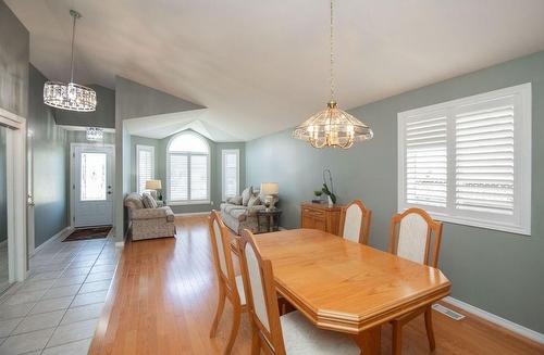 50 Phillipo Drive, Hamilton, ON - Indoor Photo Showing Dining Room