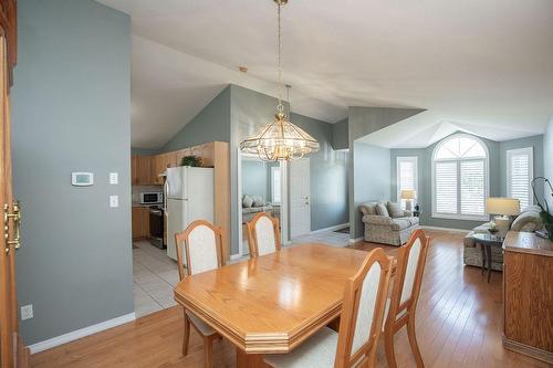 50 Phillipo Drive, Hamilton, ON - Indoor Photo Showing Dining Room