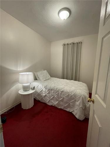 515 Mary Street, Hamilton, ON - Indoor Photo Showing Bedroom