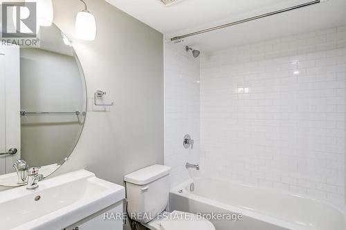 68 Dunlop Street, Orillia, ON - Indoor Photo Showing Bathroom