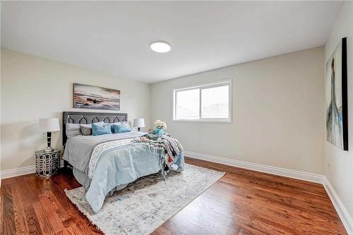 5458 Tasha Drive, Mississauga, ON - Indoor Photo Showing Bedroom