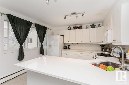 10629 110 St Nw, Edmonton, AB - Indoor Photo Showing Kitchen With Double Sink