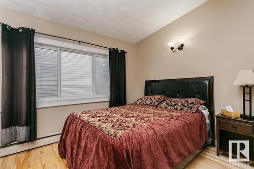 10629 110 St Nw, Edmonton, AB - Indoor Photo Showing Bedroom