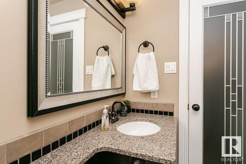 10629 110 St Nw, Edmonton, AB - Indoor Photo Showing Bathroom