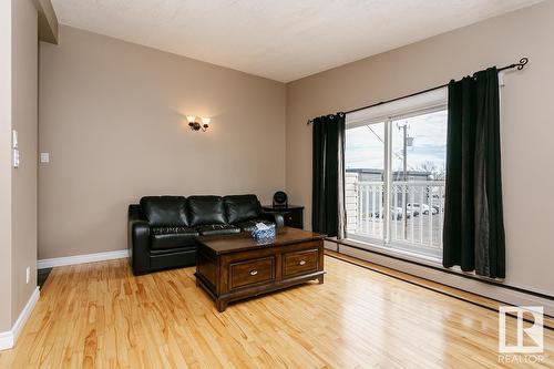 10629 110 St Nw, Edmonton, AB - Indoor Photo Showing Living Room