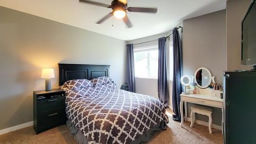 24 5352 Vedder Road, Chilliwack, BC - Indoor Photo Showing Bedroom