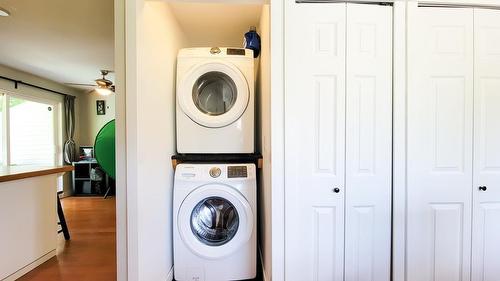 24 5352 Vedder Road, Chilliwack, BC - Indoor Photo Showing Laundry Room