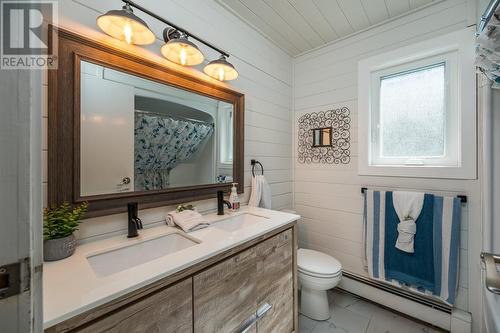 7893 Loyola Crescent, Prince George, BC - Indoor Photo Showing Bathroom