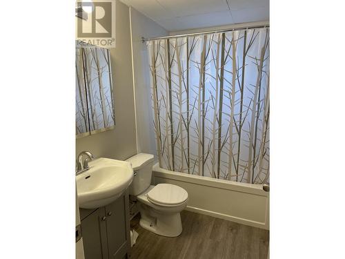 2040-2046 Tamarack Street, Prince George, BC - Indoor Photo Showing Bathroom