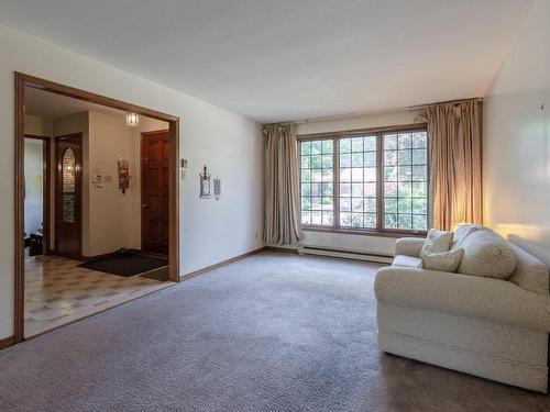 Salon - 8455 Av. San-Francisco, Brossard, QC - Indoor Photo Showing Living Room