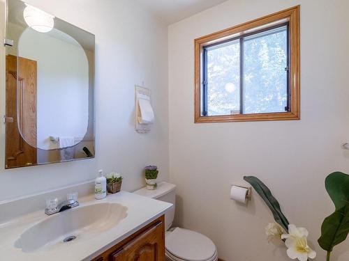 Powder room - 8455 Av. San-Francisco, Brossard, QC - Indoor Photo Showing Bathroom