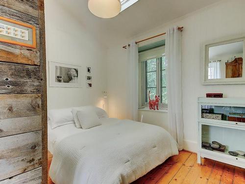 Bedroom - 306 Rue Caisse, Saint-Bruno-De-Montarville, QC - Indoor Photo Showing Bedroom