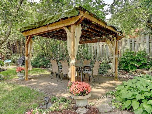 Veranda - 306 Rue Caisse, Saint-Bruno-De-Montarville, QC - Outdoor