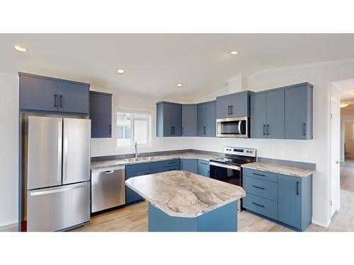 541 Steepleview Avenue, Cranbrook, BC - Indoor Photo Showing Kitchen With Stainless Steel Kitchen With Double Sink