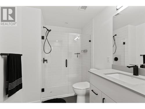 660 Cawston Avenue N Unit# 407, Kelowna, BC - Indoor Photo Showing Bathroom