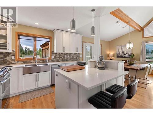 13757 Lakepine Road, Lake Country, BC - Indoor Photo Showing Kitchen With Double Sink With Upgraded Kitchen