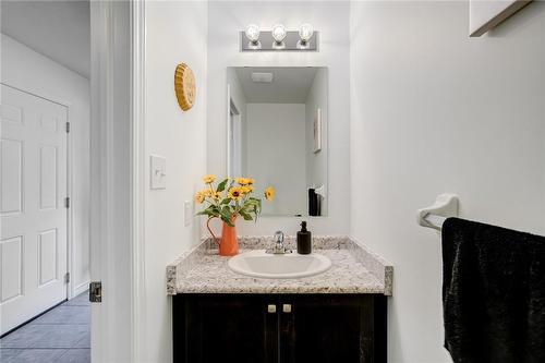 95 Woodedge Circle, Kitchener, ON - Indoor Photo Showing Bathroom