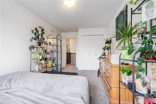 95 Woodedge Circle, Kitchener, ON - Indoor Photo Showing Bedroom