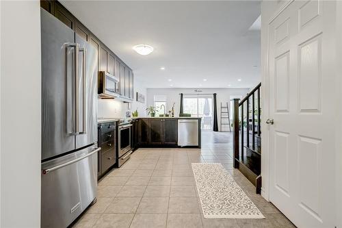 95 Woodedge Circle, Kitchener, ON - Indoor Photo Showing Kitchen