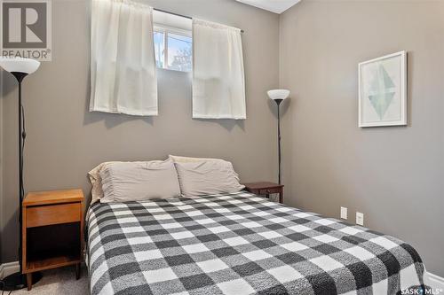 406 Wilkins Crescent, Saskatoon, SK - Indoor Photo Showing Bedroom