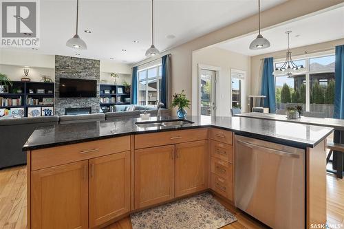 406 Wilkins Crescent, Saskatoon, SK - Indoor Photo Showing Kitchen With Double Sink