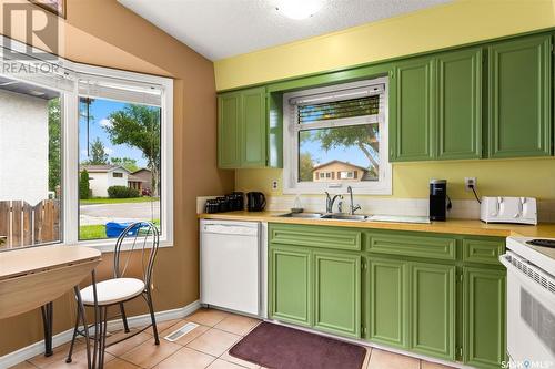 1054 Graham Road, Regina, SK - Indoor Photo Showing Kitchen With Double Sink