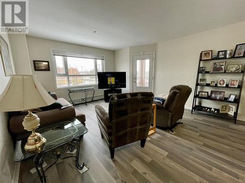 11001 13 Street Unit# 203, Dawson Creek, BC - Indoor Photo Showing Living Room