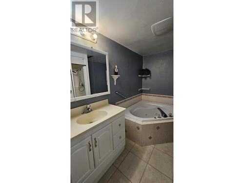 286 Green Avenue W Unit# 106, Penticton, BC - Indoor Photo Showing Bathroom