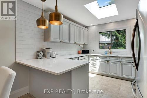 308 Lexington Road, Waterloo, ON - Indoor Photo Showing Kitchen With Upgraded Kitchen