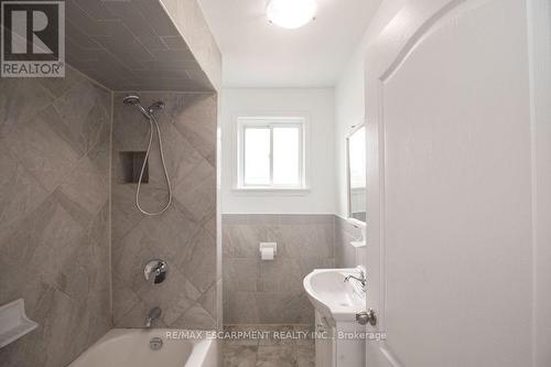 771 Rennie Street, Hamilton, ON - Indoor Photo Showing Bathroom