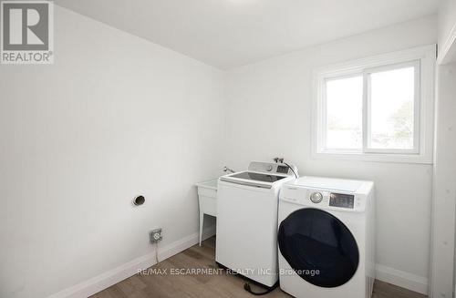 771 Rennie Street, Hamilton, ON - Indoor Photo Showing Laundry Room