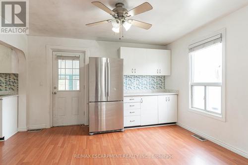 200 Tragina Avenue N, Hamilton (Homeside), ON - Indoor Photo Showing Kitchen